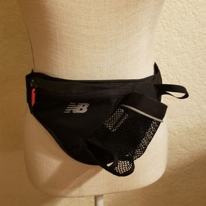 New Balance Fanny Pack, Hydration Belt, Waist Pack, Bottle Holder.